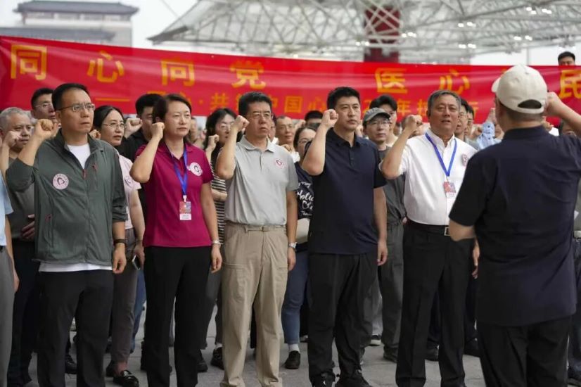 步长制药终身荣誉董事长赵步长教授：把共铸中国心活动进行到底！