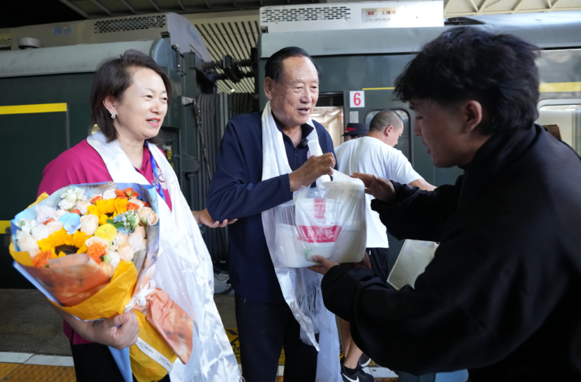 步长制药终身荣誉董事长赵步长教授:把共铸中国心活动进行到底!