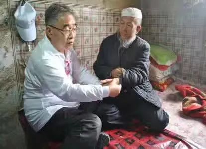 步长制药终身荣誉董事长赵步长教授：把共铸中国心活动进行到底！
