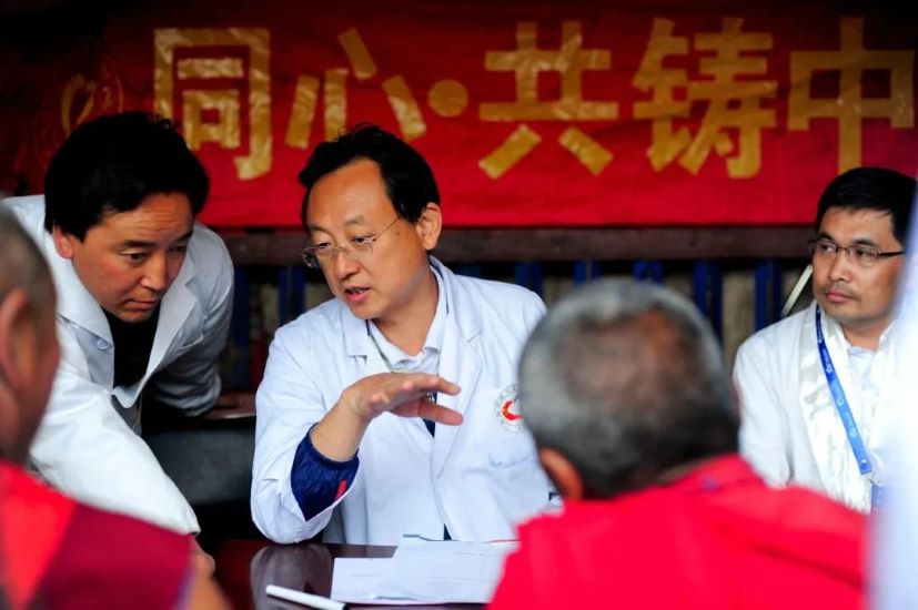 步长制药终身荣誉董事长赵步长教授：把共铸中国心活动进行到底！