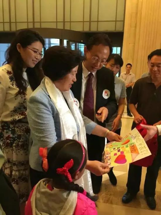 步长制药终身荣誉董事长赵步长教授：把共铸中国心活动进行到底！