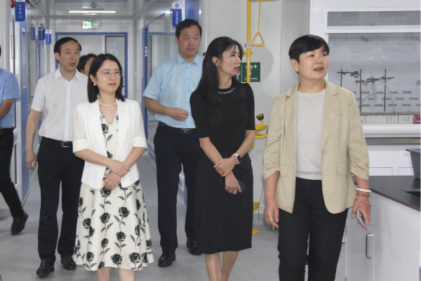人社部及省人力社保局相关领导一行莅临公司参观调研