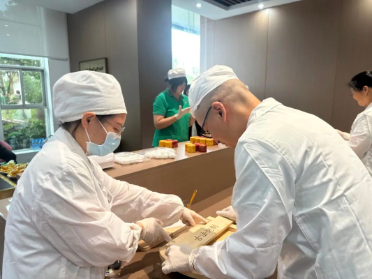 热烈欢迎厦门银城医药莅临我司溯源考察