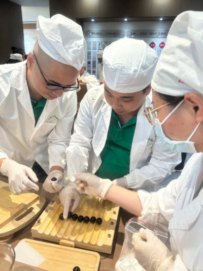 热烈欢迎厦门银城医药莅临我司溯源考察